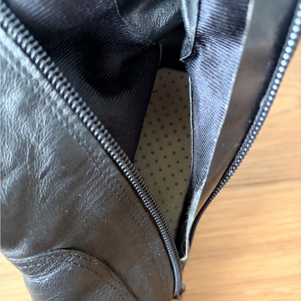 Leather Heel Winter Boots - Picture 7 of 7